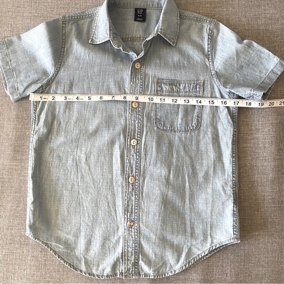 Gap boys denim shirt. Size 8 - Picture 5 of 7